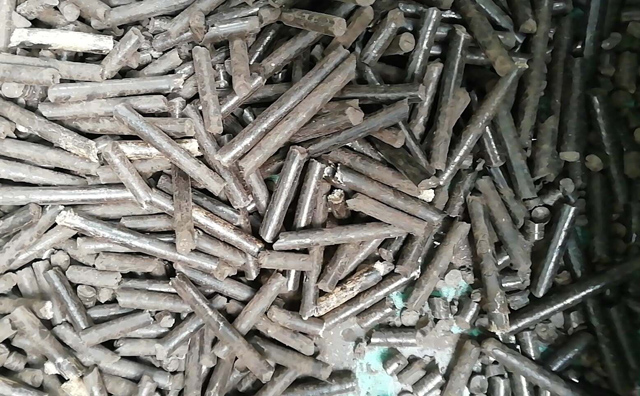 生物质草莓影视大全污械加工的羊粪颗粒燃料