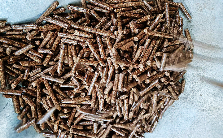生物质草莓影视大全污加工的颗粒燃料
