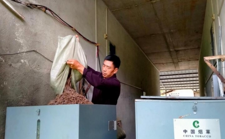 江西赣州烟区：开启烟叶烘烤“绿色之门”